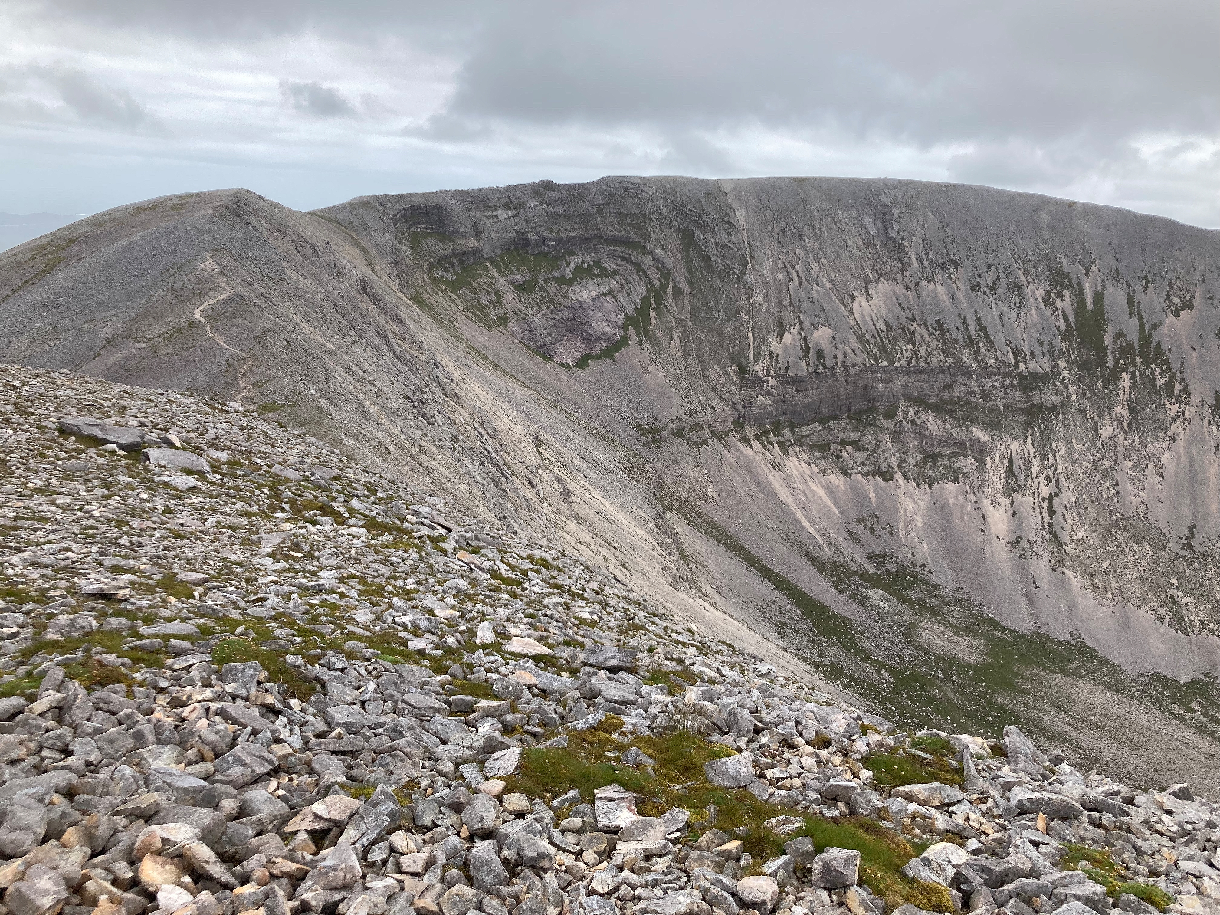 The summit ridge of Arkle from the south top